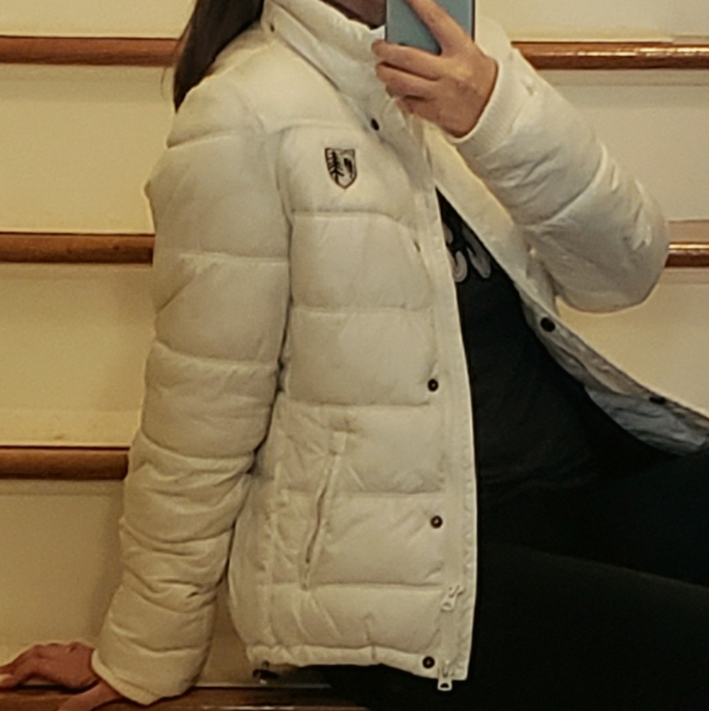 American Eagle White Puffer Jacket